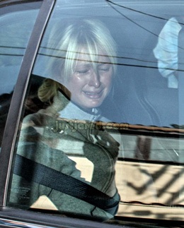 Paris Hilton từ bỏ ý định kháng án - 1