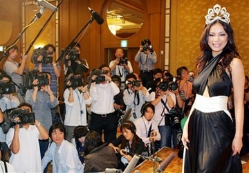 Hoa hậu hoàn vũ 2007: “Tôi đã hiểu sức mạnh của danh hiệu này” - 3