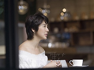 Yoon Eun Hye cá tính với mái tóc ngắn - 5