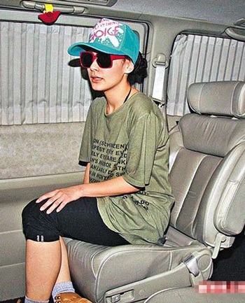 Chung Hân Đồng sẽ cộng tác với đạo diễn Oliver Stone - 3 Chung Hân Đồng sẽ cộng tác với đạo diễn Oliver Stone - 3