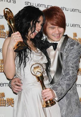 Vắng mặt, Châu Kiệt Luân vẫn thắng lớn! - 3 Vắng mặt, Châu Kiệt Luân vẫn thắng lớn! - 3