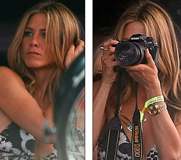 Jennifer Aniston “âu yếm” người tình trong xe hơi - 3 Jennifer Aniston “âu yếm” người tình trong xe hơi - 3