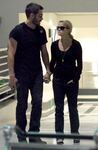 Reese Witherspoon sống cùng với người tình - 5