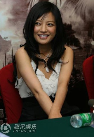 Triệu Vy “thèm” một tình yêu và cuộc sống giản đơn - 1