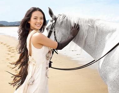 Chương Tử Di ngày một quấn quýt bên người tình - 8