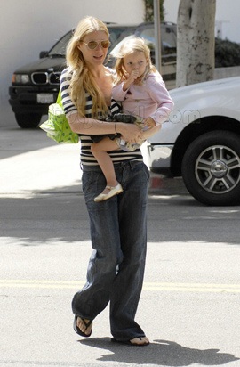 Brad Pitt tái ngộ người tình cũ - 2