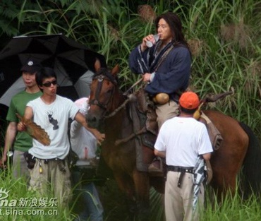 “Vua Kung Fu” âm thầm bấm máy! - 7