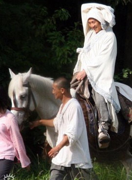 “Vua Kung Fu” âm thầm bấm máy! - 6