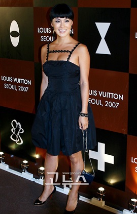 Bữa tiệc thời trang của “sao” Hàn - 16