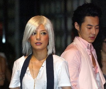 Triệu Vy “kết đôi” với nam ca sĩ Hàn Quốc Jun Jin  - 2