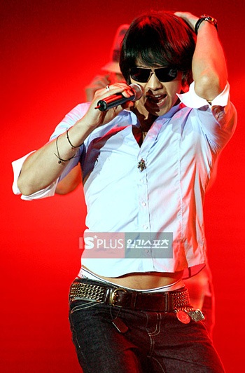 Bi (Rain) trình diện kiểu tóc mới - 7 Bi (Rain) trình diện kiểu tóc mới - 7