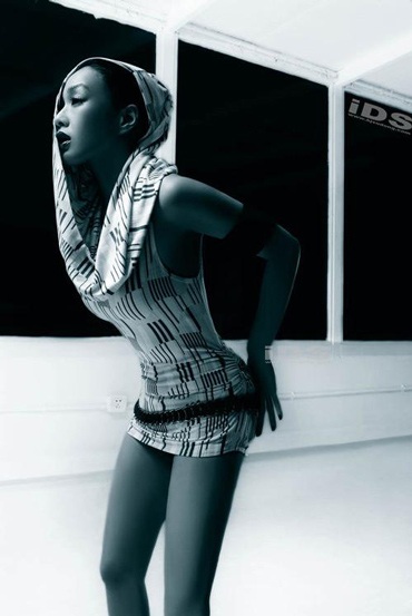 Vẻ đẹp nóng bỏng của Chung Lệ Đề - 10