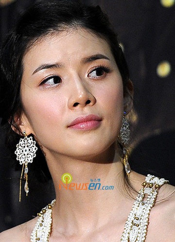 Dấu ấn nghiệp diễn của cựu hoa hậu Lee Bo Young - 4 Dấu ấn nghiệp diễn của cựu hoa hậu Lee Bo Young - 4