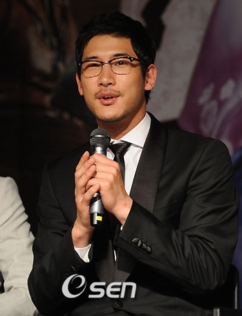 Nam diễn viên Hàn Quốc Lee Eon tử nạn | Báo Dân trí