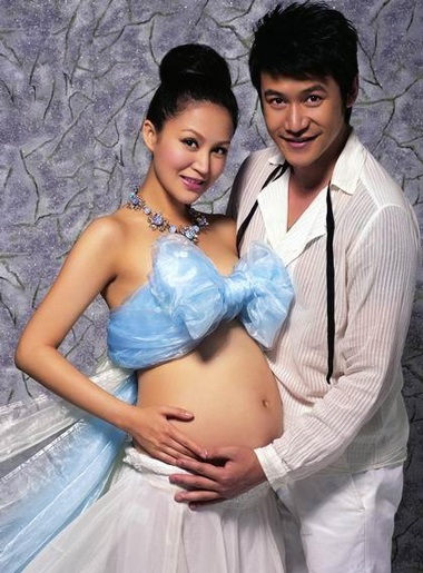 Nữ diễn viên Bào Lôi “khoe” bụng bầu - 2 Nữ diễn viên Bào Lôi “khoe” bụng bầu - 2