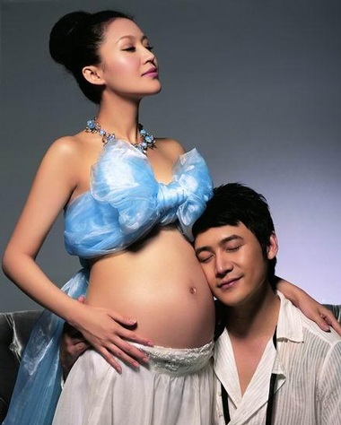 Nữ diễn viên Bào Lôi “khoe” bụng bầu - 3 Nữ diễn viên Bào Lôi “khoe” bụng bầu - 3