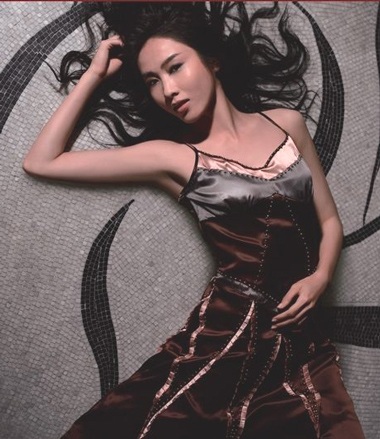 Nét duyên dáng của "nàng hoa đán" Lê Tư - 1 Nét duyên dáng của "nàng hoa đán" Lê Tư - 1