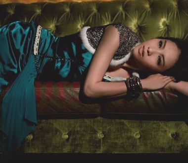 Nét duyên dáng của "nàng hoa đán" Lê Tư - 2 Nét duyên dáng của "nàng hoa đán" Lê Tư - 2