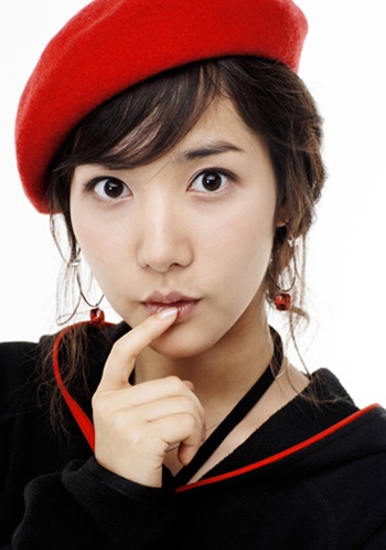 “Búp bê xứ Hàn” bị phát hiện phẫu thuật thẩm mỹ - 2 “Búp bê xứ Hàn” bị phát hiện phẫu thuật thẩm mỹ - 2