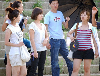 Cặp tình nhân Hyun Bin và Song Hye Kyo được chờ đợi nhất - 3