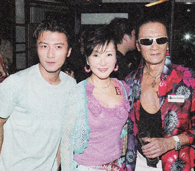 Bé Lucas đón sinh nhật đầu tiên cùng mẹ - 2