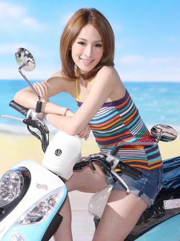 Kiều nữ Tiêu Á Hiên đắt “sô” quảng cáo - 12 Kiều nữ Tiêu Á Hiên đắt “sô” quảng cáo - 12