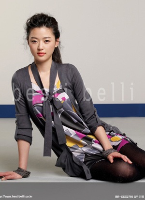 “Cô nàng ngổ ngáo” trở nên... nữ tính - 22