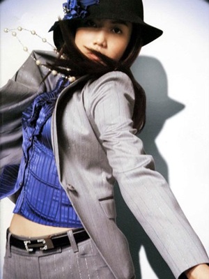 “Cô dâu Hà Nội” Kim Ok Bin trình diễn thời trang - 14