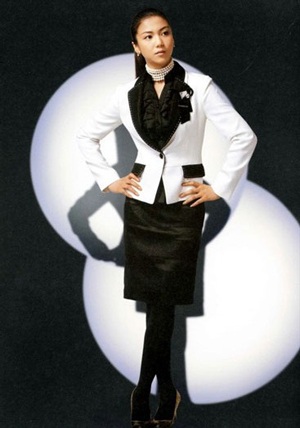 “Cô dâu Hà Nội” Kim Ok Bin trình diễn thời trang - 16