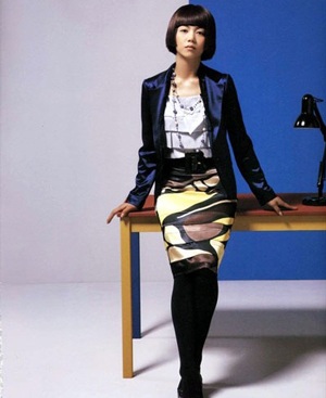 “Cô dâu Hà Nội” Kim Ok Bin trình diễn thời trang - 2