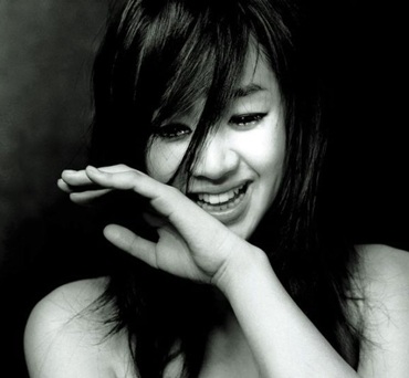 Khi “nữ hoàng nước mắt” Soo Ae trút khỏi vỏ bọc nữ tính... - 3