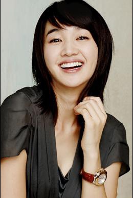 Khi “nữ hoàng nước mắt” Soo Ae trút khỏi vỏ bọc nữ tính... - 6