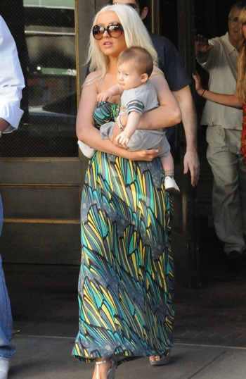 Christina Aguilera tự hào khoe con trai - 4 Christina Aguilera tự hào khoe con trai - 4