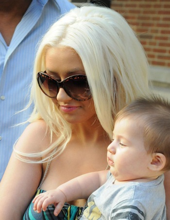 Christina Aguilera tự hào khoe con trai - 2 Christina Aguilera tự hào khoe con trai - 2