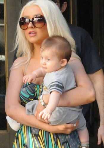 Christina Aguilera tự hào khoe con trai - 1 Christina Aguilera tự hào khoe con trai - 1