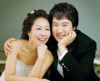 Sau đám tang của chồng, Jung Sun Hee ra nước ngoài - 1 Sau đám tang của chồng, Jung Sun Hee ra nước ngoài - 1