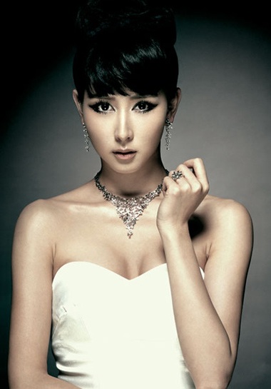 Hồ Tịnh sẽ trở thành cô dâu vào ngày 27/9 tới - 6