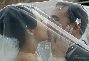 Cô dâu Hồ Tịnh rạng rỡ trong ngày cưới - 4