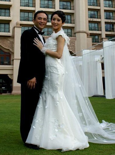 Cô dâu Hồ Tịnh rạng rỡ trong ngày cưới - 6