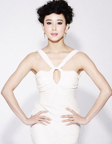 Cô dâu Hồ Tịnh rạng rỡ trong ngày cưới - 3