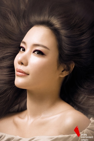 Kim Ah Joong làm đẹp với mỹ phẩm Ohui - 14