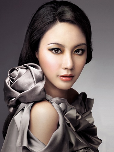 Kim Ah Joong làm đẹp với mỹ phẩm Ohui - 6