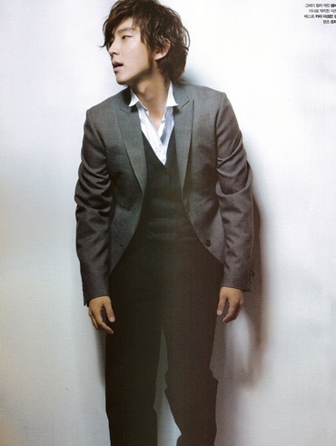 “Mỹ nam” Lee Jun Ki tranh thủ học ngoại ngữ - 11