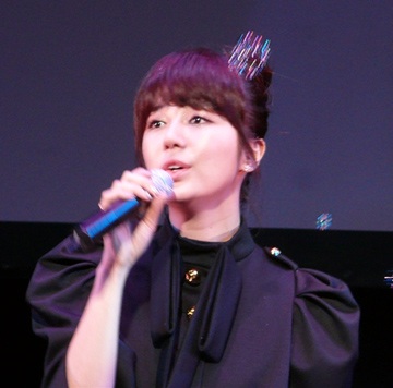 Yoon Eun Hye đón sinh nhật sớm cùng các fan Nhật - 7 Yoon Eun Hye đón sinh nhật sớm cùng các fan Nhật - 7