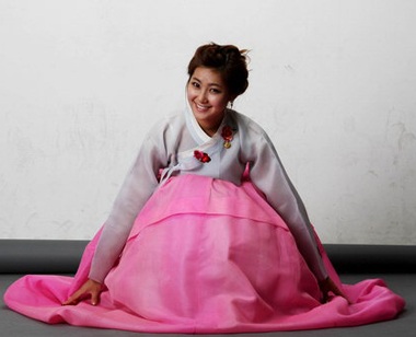 Chùm ảnh: Ngắm sao Hàn diện Hanbok - 16