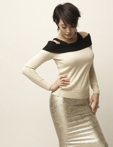 Kim Hye Soo lạ mắt trong bộ ảnh đen trắng - 16