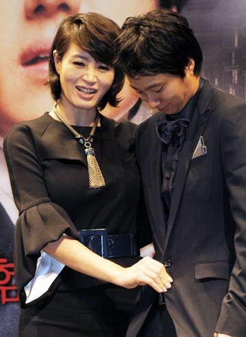 Kim Hye Soo lạ mắt trong bộ ảnh đen trắng - 7