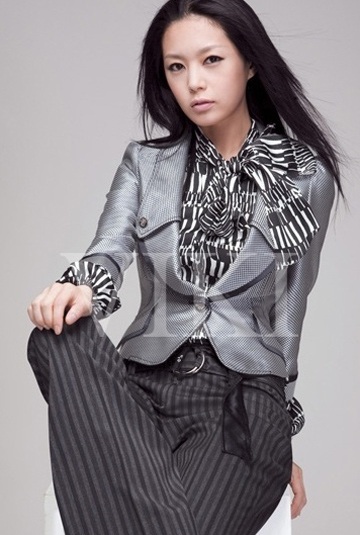 Ấn tượng với “cô dâu vàng” Lee Young Ah - 11