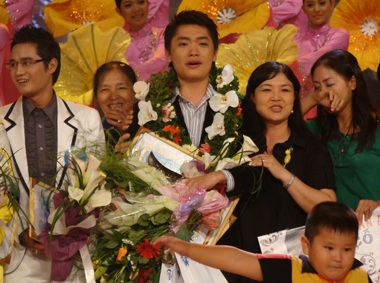 “Én vàng” về tay chàng trai Hà Nội - 5 “Én vàng” về tay chàng trai Hà Nội - 5