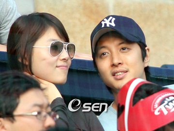 Han Ji Hye - Lee Dong Gun luôn “giữ lửa” tình yêu - 1